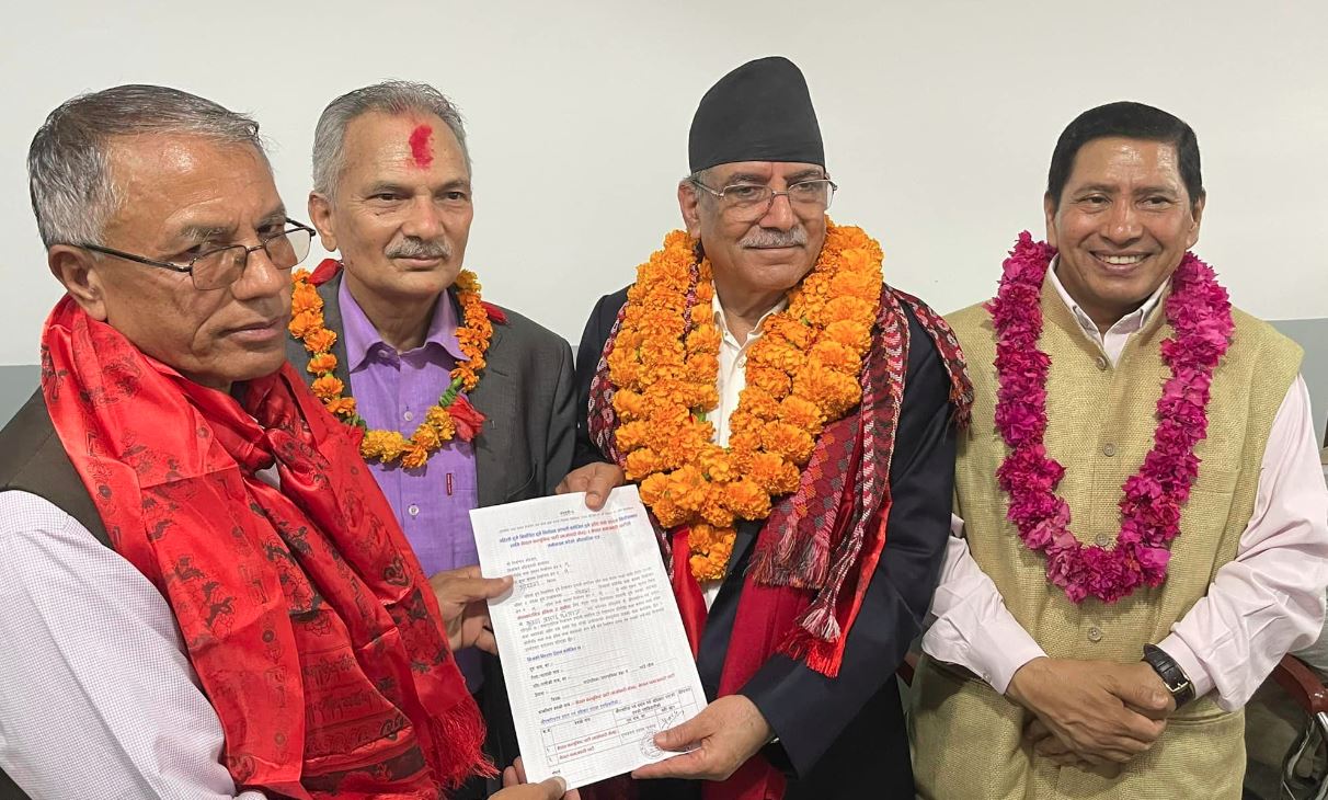 बाबुरामलाई प्रस्तावक र नारायणकाजीलाई समर्थक राखेर प्रचण्डको उम्मेदवारी दर्ता